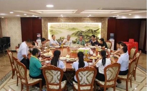湘江电缆每月各部门都会组织聚餐活动